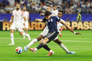 Julian Alvarez chưa xứng giá 150 triệu euro
