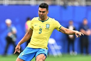 Khoảnh khắc phòng ngự gây phẫn nộ của Casemiro