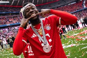 Cầu thủ thứ 1.000 chào sân World Cup là ai?