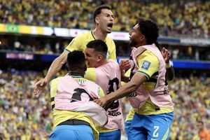 Martinelli giúp Brazil thoát hiểm trước Nhật Bản phút bù giờ