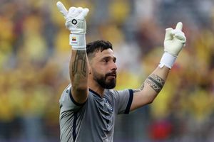 Mexico vs Ecuador: Chuyện về người Argentina bắt chính cho Ecuador