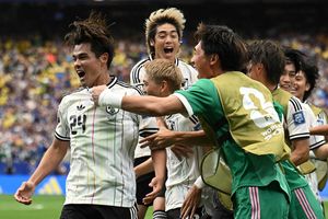 Khoảnh khắc cầu thủ Nhật Bản sút xa ghi bàn khiến cả đội Brazil sững sờ