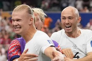 Haaland đưa Na Uy vào vòng 1/8 World Cup gặp Brazil