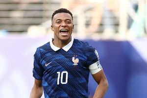 Mbappe lập siêu kỷ lục World Cup