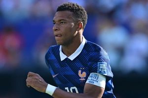 Pháp 0-0 Thụy Điển: Mbappe bị tước bàn thắng