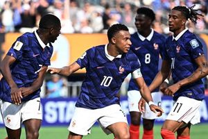 Vì sao những kỷ lục của Pele, Ronaldo 'Béo' bị xô đổ dễ dàng?