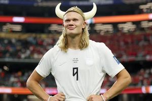 Erling Haaland - cỗ máy phi logic của thế giới bóng đá