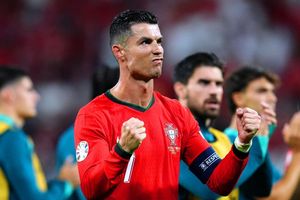 Modric vẫn bay, Ronaldo phải tự cứu mình