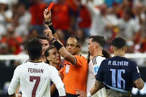 Nhóm trọng tài rút thẻ đỏ nhiều nhất World Cup 2026