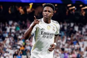 Man United tranh Vinicius với loạt đại gia châu Âu