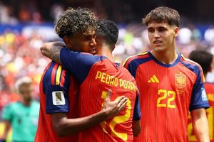 Tây Ban Nha tái lập kỳ tích World Cup của Brazil sau 68 năm