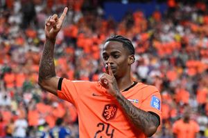MU thay Rashford bằng hiện tượng World Cup