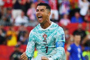 Ronaldo phá bỏ 'lời nguyền' World Cup