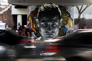 Ronaldo chưa hết thời, chỉ hết đặc quyền