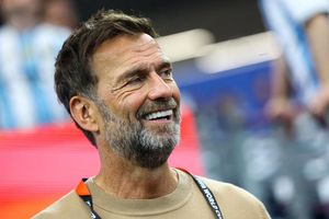 Tuyển Đức trả phí khổng lồ để mời Klopp