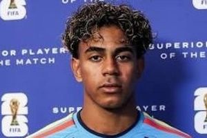 Phá vỡ kỷ lục của Mbappe, Lamine Yamal nhận danh hiệu cao quý