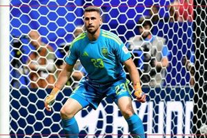 Thủ thành Unai Simon thiết lập kỷ lục giữ sạch lưới mới tại World Cup