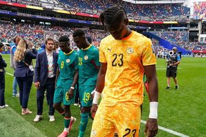 'Địa ngục' chờ đón tuyển Senegal trong ngày rời World Cup trở về nhà