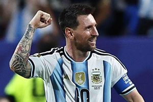 Ronaldo gọi, Messi có trả lời?