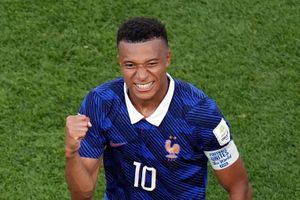 Mbappe sớm muộn cũng vượt Messi