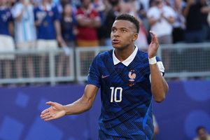 Lịch sử gọi tên Pháp sau bàn thắng của Mbappe
