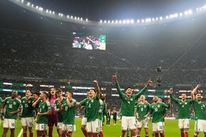 'Quái vật' Estadio Azteca và giấc mơ 40 năm của Mexico