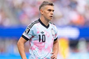 Arsenal bán đứt Leandro Trossard, Real Madrid lên kế hoạch chiêu mộ Kobbie Mainoo