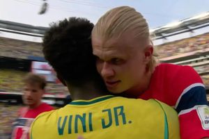 Cái ôm gây bão mạng của Haaland và Vinicius