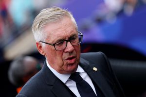Ancelotti 'mất tích' sau trận thua của Brazil
