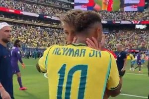 Neymar ôm Odegaard