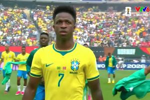 Vinicius lên tiếng về quả phạt đền trong trận Brazil thua Na Uy