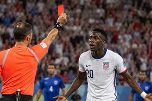FIFA hủy án treo giò Balogun sau cuộc gọi của ông Trump