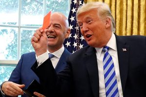 Tổng thống Trump nói gì khiến FIFA xóa thẻ đỏ cho cầu thủ Mỹ?