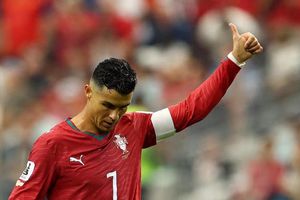 Bất chấp mọi kỷ lục, Ronaldo vẫn không thể tỏa sáng tại World Cup