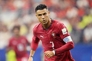 Ronaldo: 'Vô địch EURO ngang World Cup'