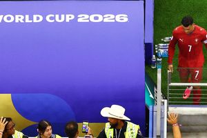 Cổ động viên vẫn hô vang tên Ronaldo