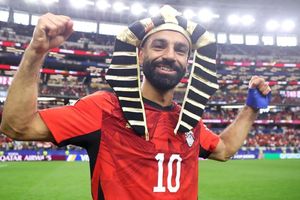 Salah xứng đáng được đứng cùng Messi và Ronaldo