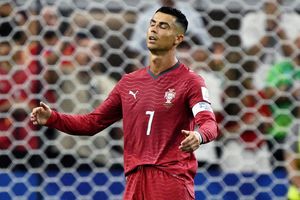 Bồ Đào Nha thua Tây Ban Nha 0-1: Merino ghi bàn bù giờ, Ronaldo nói lời chia tay
