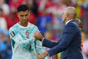 HLV Bồ Đào Nha: 'Mãi mãi biết ơn Ronaldo'
