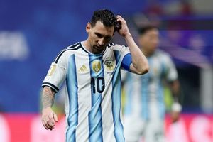 Thói quen tai hại của Messi trên chấm phạt đền