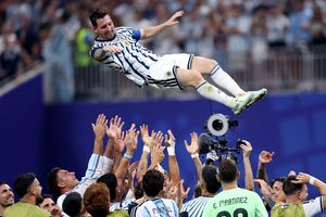 Khoảnh khắc ăn mừng của Messi và đồng đội