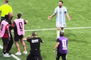 Messi phản ứng trước hành động 'cầu cứu' của HLV Ai Cập
