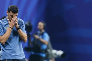 Scaloni nghẹn lời sau màn ngược dòng của Argentina