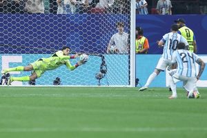 Vì sao Messi thường xuyên sút hỏng 11m?