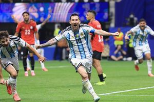 Messi rực sáng giúp Argentina ngược dòng kinh điển loại Ai Cập