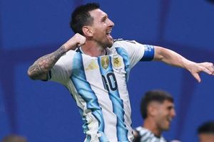 Chủ tịch FIFA công khai chúc mừng Argentina thắng Ai Cập