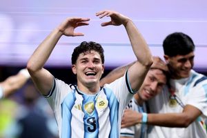 Tuyển Argentina đơn độc trước thế lực châu Âu