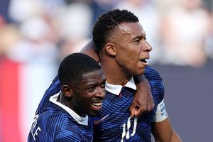 Không phải Ronaldo, Mbappe mới là người thách thức Messi