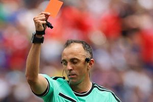FIFA xếp 3 trọng tài Bồ Đào Nha làm trận Argentina đấu Thụy Sỹ