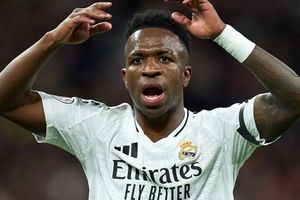 Real Madrid hành động với Vinicius